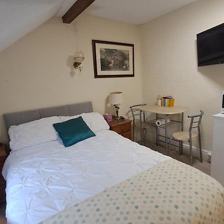 Coynant Farm Guesthouse - Farm Park Stay Swansea Exterior foto