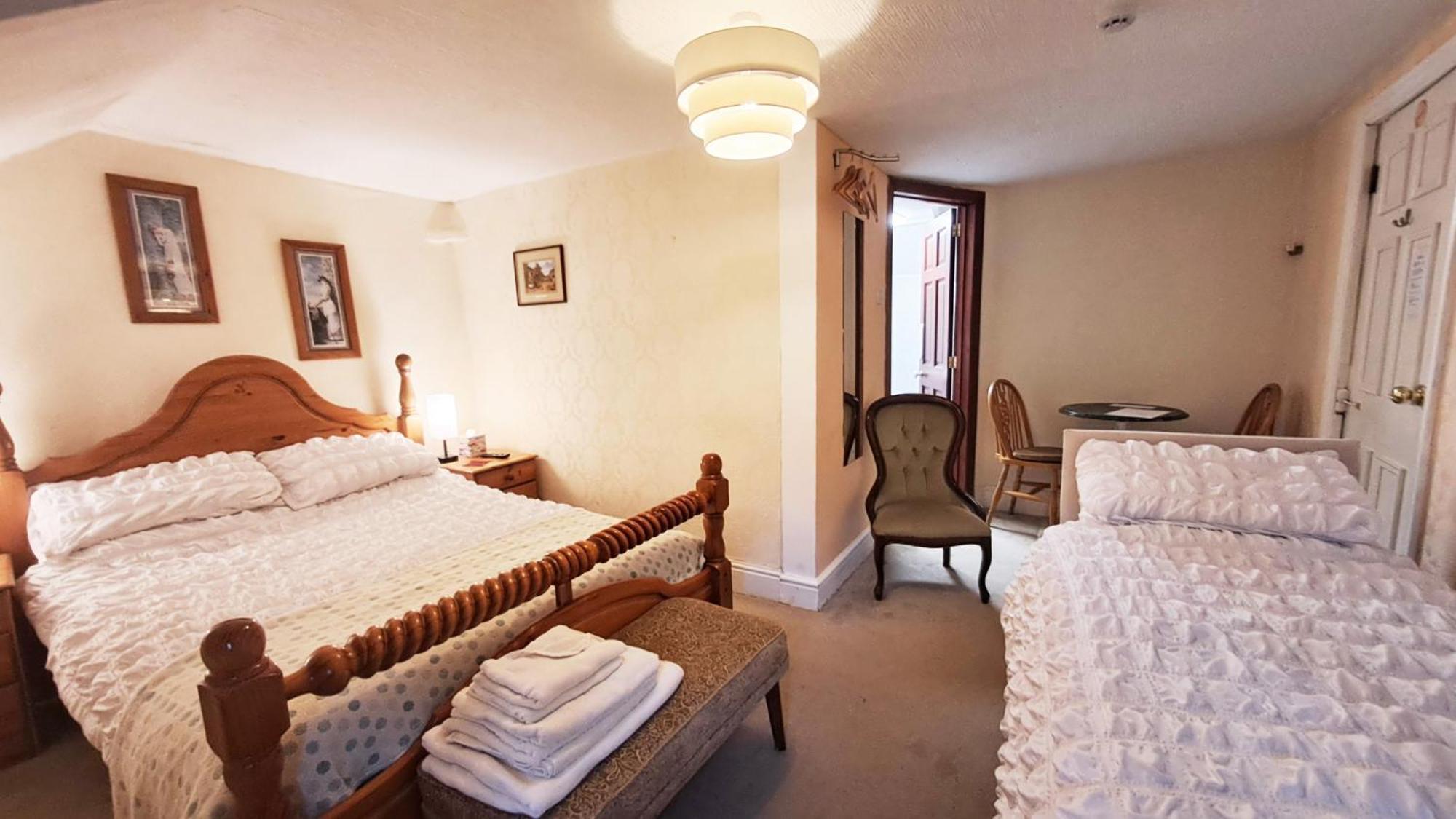 Coynant Farm Guesthouse - Farm Park Stay Swansea Exterior foto